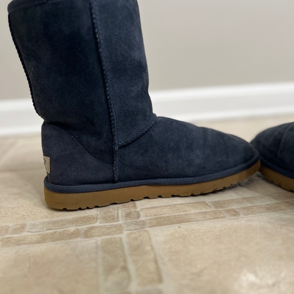 UGG Classic Short II Boot Size 9 - Picture 3 of 7